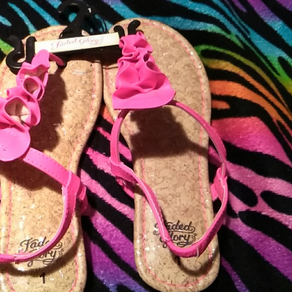 Girls sandles size 1